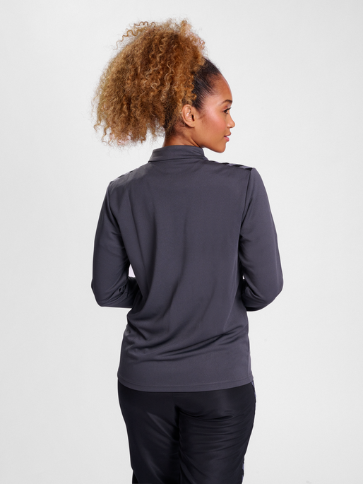 hmlAUTHENTIC HALF ZIP SWEAT WOMAN, ASPHALT, model