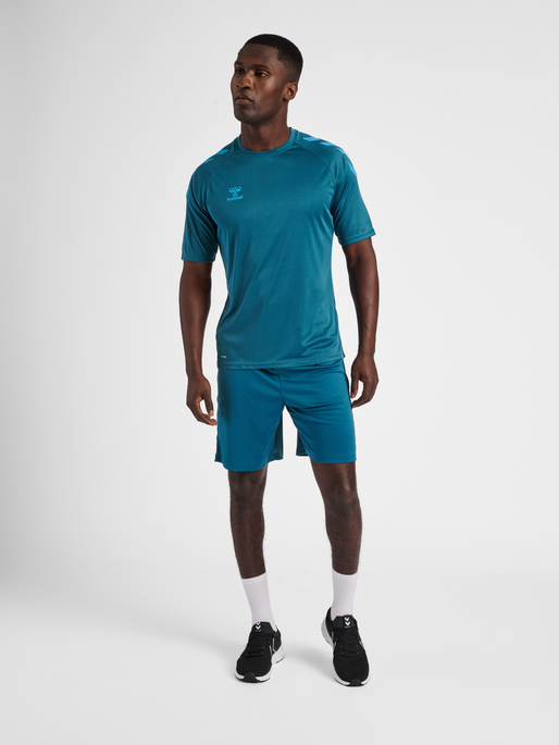 hmlCORE XK CORE POLY T-SHIRT S/S, BLUE CORAL, model