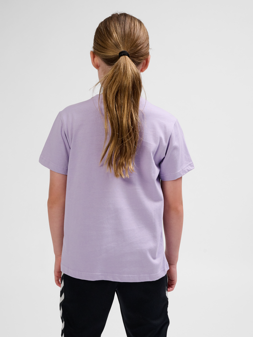 hmlTRES T-SHIRT S/S, LAVENDER GRAY, model
