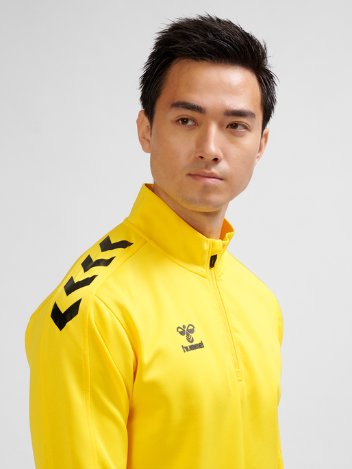 hmlCORE XK HALF ZIP POLY SWEAT, SPORTS YELLOW, model