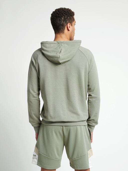 hmlISAM HOODIE, 8062, model