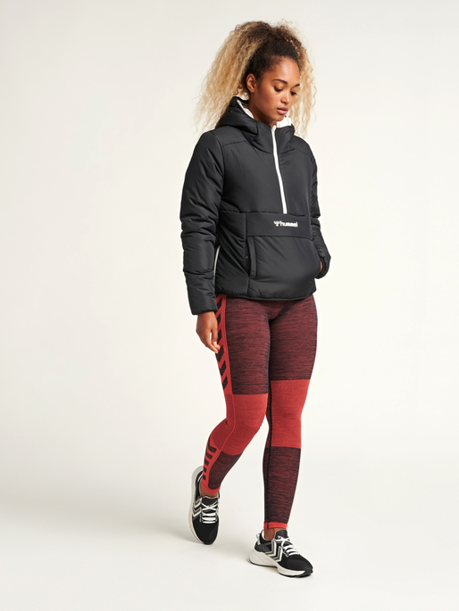 hmlGILL HALF ZIP JACKET, 2001, model