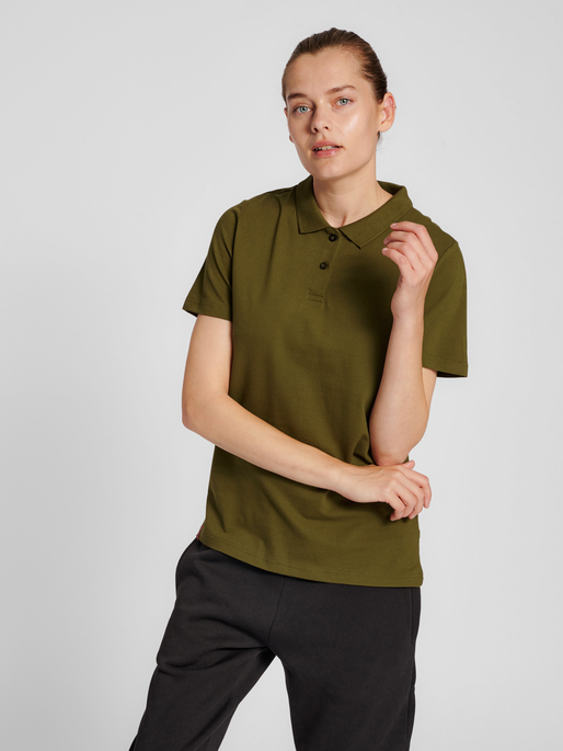 hmlRED STRETCH POLO WOMAN, DARK OLIVE, model