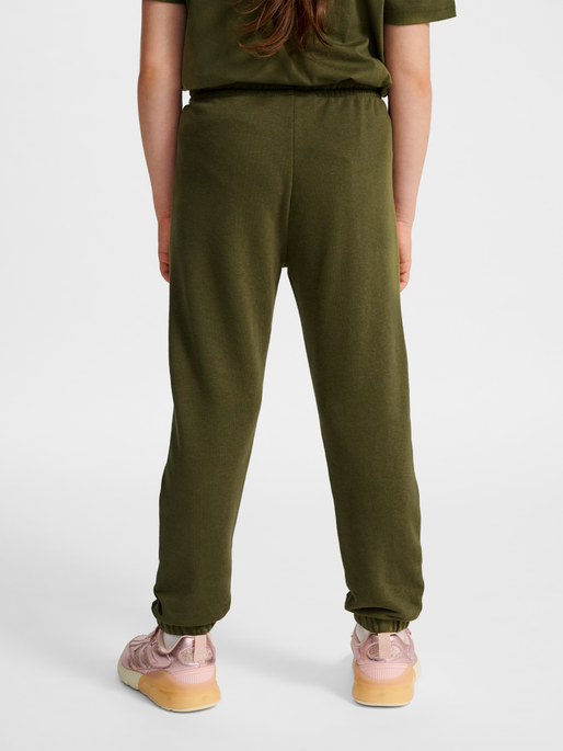 hmlJR BASE REGULAR PANTS, WINTER MOSS, model