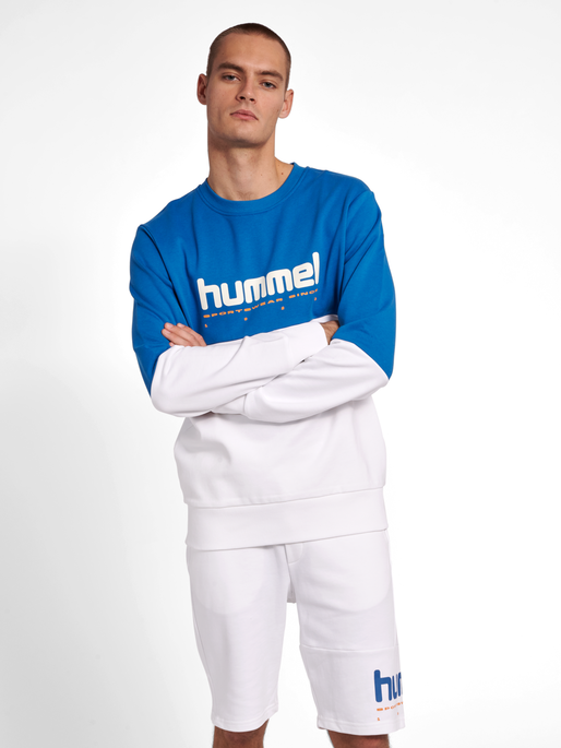 hmlLGC MANFRED SWEATSHIRT, WHITE, model