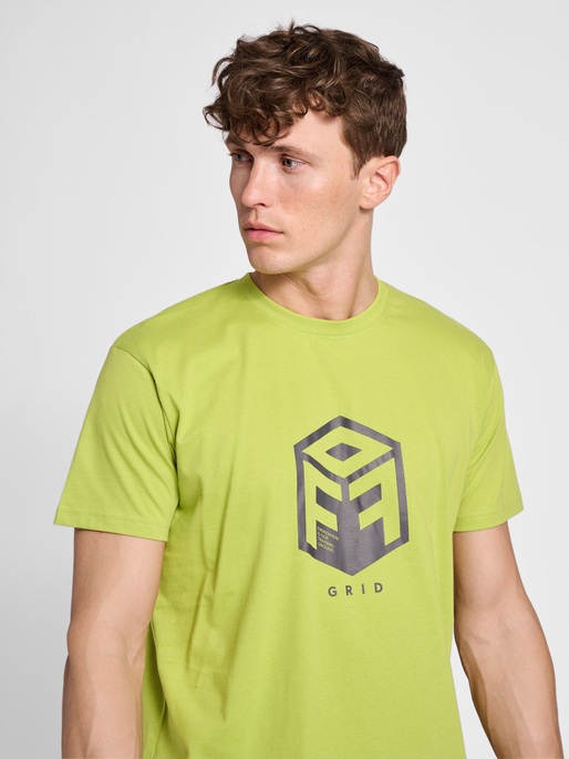 hmlOFFGRID COTTON JERSEY S/S, 6059, model