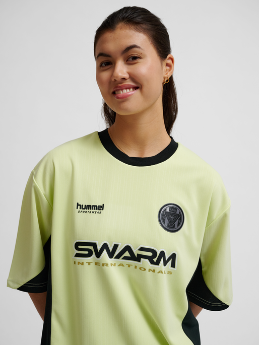 hmlLOOSE FB JERSEY S/S TOPSCORER, SHADOW LIME, model