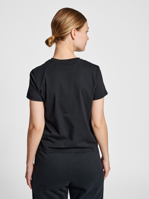 hmlLGC KRISTY SHORT T-SHIRT, BLACK, model