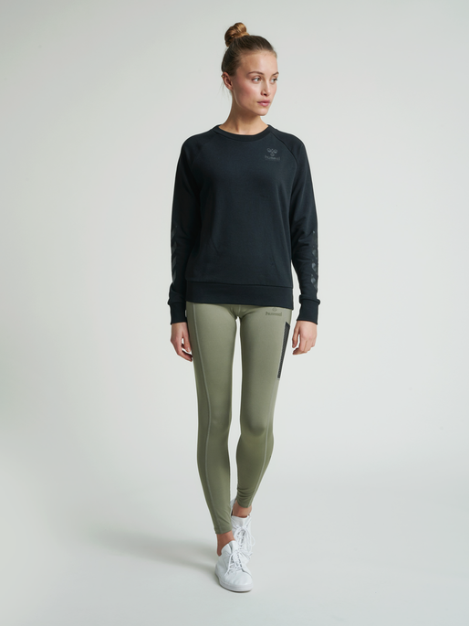 hmlNONI SWEATSHIRT, 2001, model