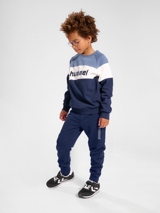 hmlATLAS ADJUSTABLE WAIST PANTS, 1009, model