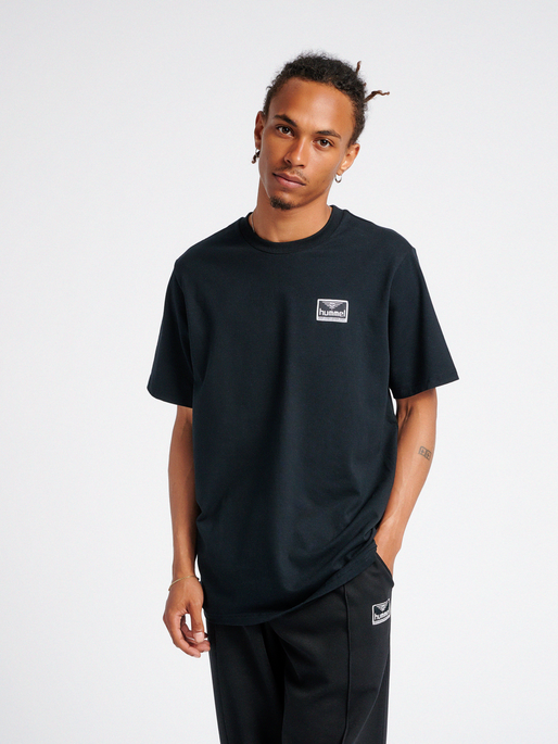 hmlFERIE T-SHIRT, 2001, model