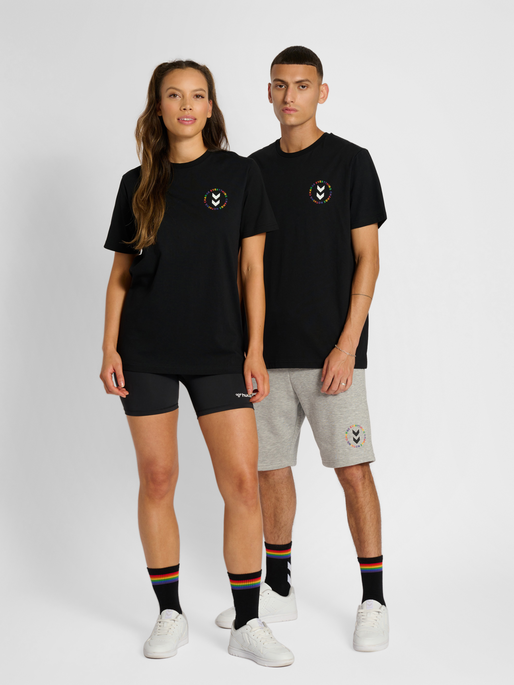 hmlEVERYTHING NOTHING T-SHIRT, BLACK, model