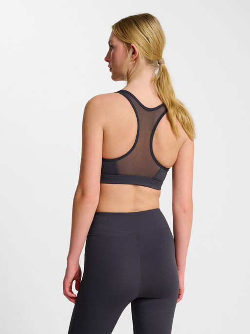 hmlPULSE MEDIUM SUPPORT BRA, EBONY, model