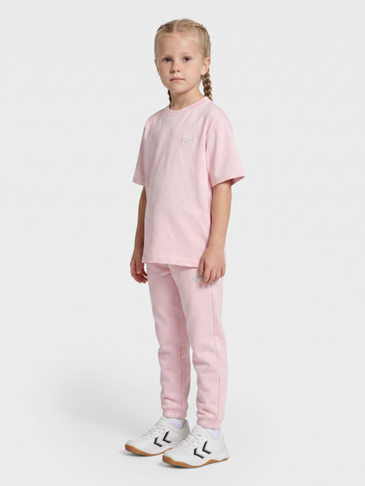 hmlJR LOOSE T-SHIRT S/S BEE, PALE LILAC, model