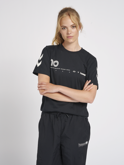 hmlLGC DANI T-SHIRT, 2001, model