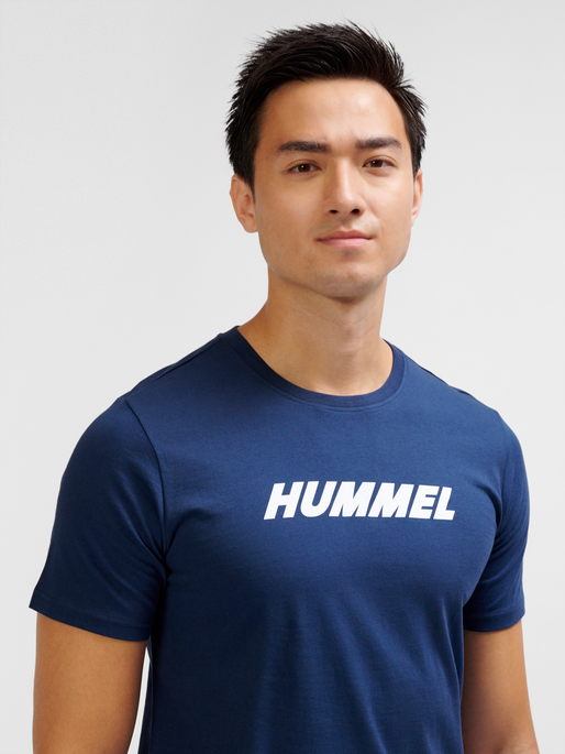 hmlELEMENTAL LOGO COTTON TEE, DRESS BLUES, model