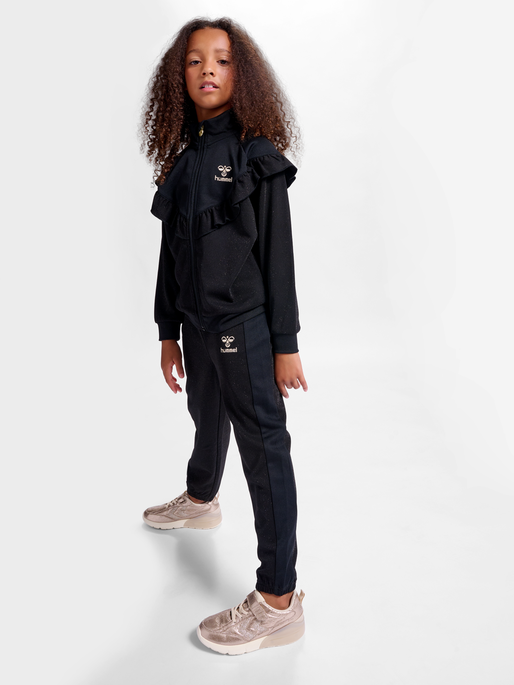 hmlMAGDA ZIP JACKET, 2001, model