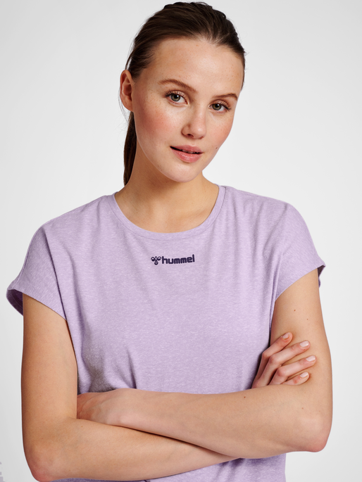 hmlZANDRA T-SHIRT, PASTEL LILAC MELANGE, model