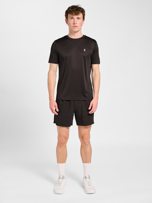 hmlPULSE TRAINING  T-SHIRT S/S, AFTER DARK, model