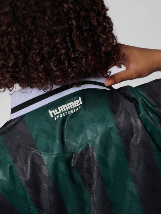 hmlLOOSE FOOTBALL JERSEY S/S, PONDEROSA PINE, model