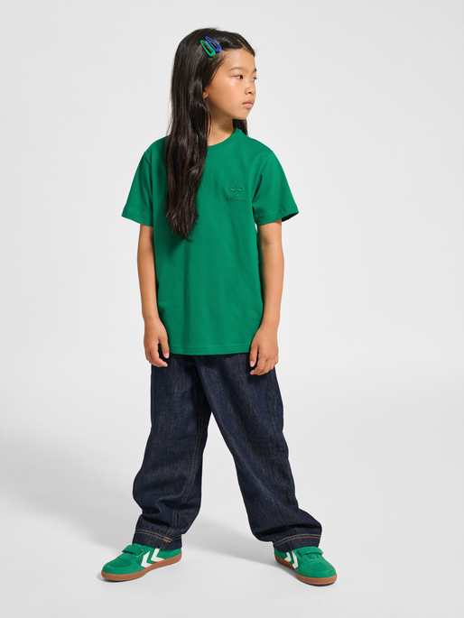 hmlTRELLE T-SHIRT S/S, PEPPER GREEN, model