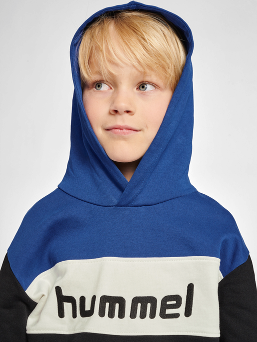 hmlMORTEN HOODIE, SODALITE BLUE, model