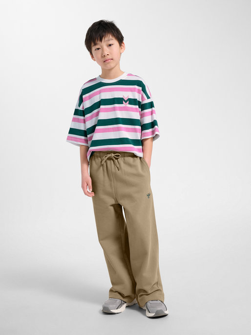 hmlJR JUMP BOXY SWEATPANTS, SILVER MINK, model