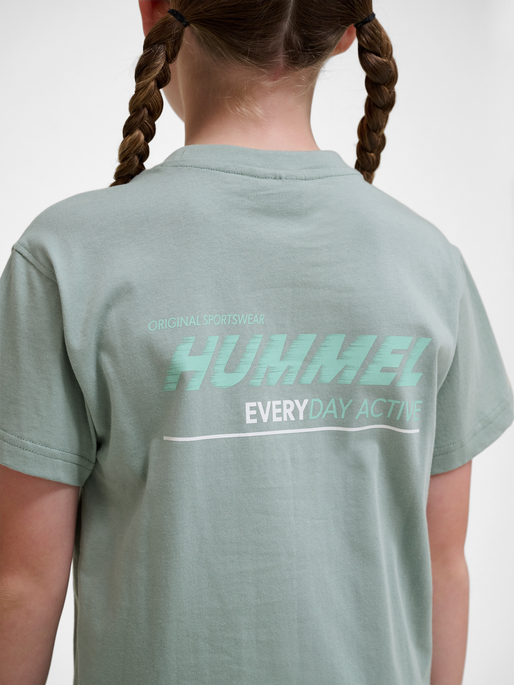hmlELLA T-SHIRT S/S, ICEBERG GREEN, model