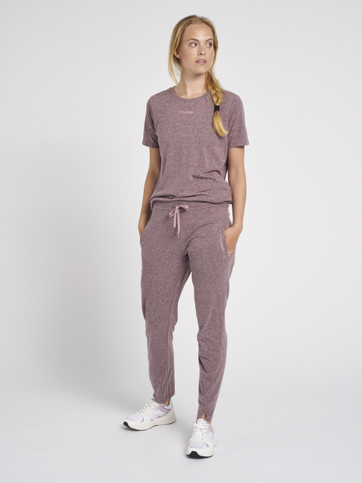 hmlZANDRA REGULAR PANTS, 8035, model