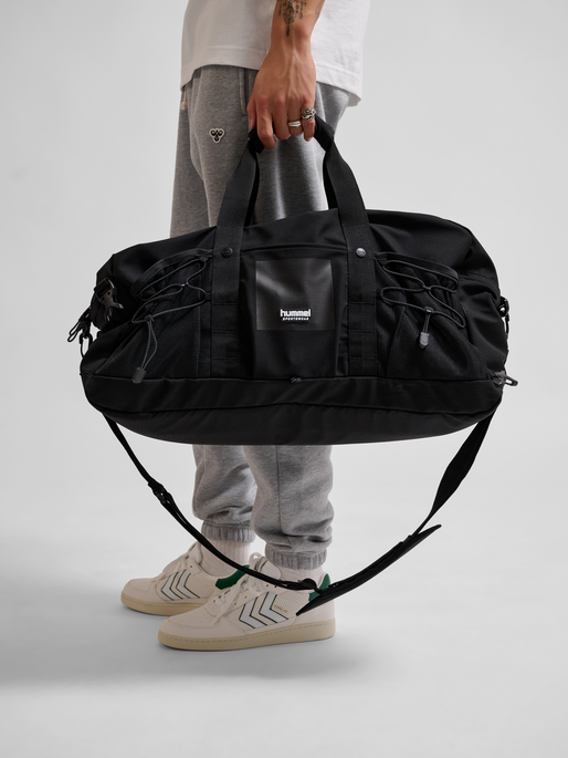 hmlDUFFLE MULTI BAG SPORTSWEAR, BLACK, model