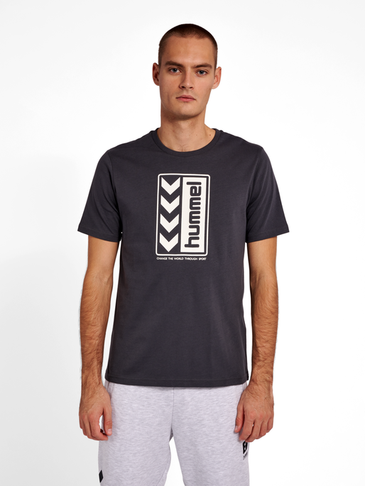 hmlLGC BEN T-SHIRT, 1525, model