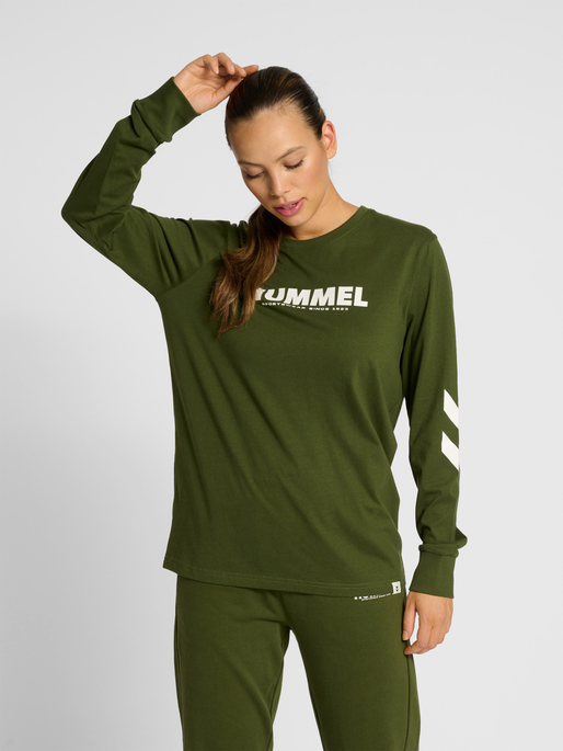 hmlLEGACY T-SHIRT L/S, RIFLE GREEN, model