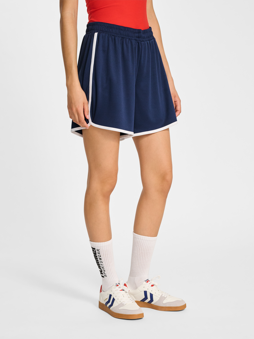 hmlPULSE RETRO SHORTS, DRESS BLUES, model