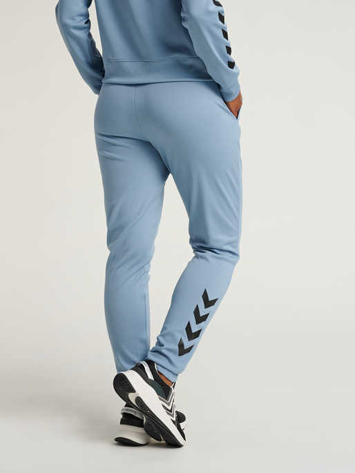 hmlZIBA TAPERED PANTS, 7986, model