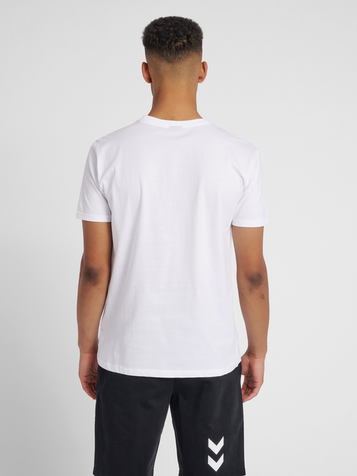 HMLGO COTTON LOGO T-SHIRT S/S, WHITE, model