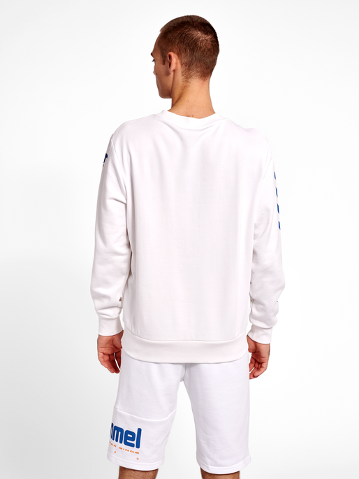 hmlLGC BIRK SWEATSHIRT, WHITE, model