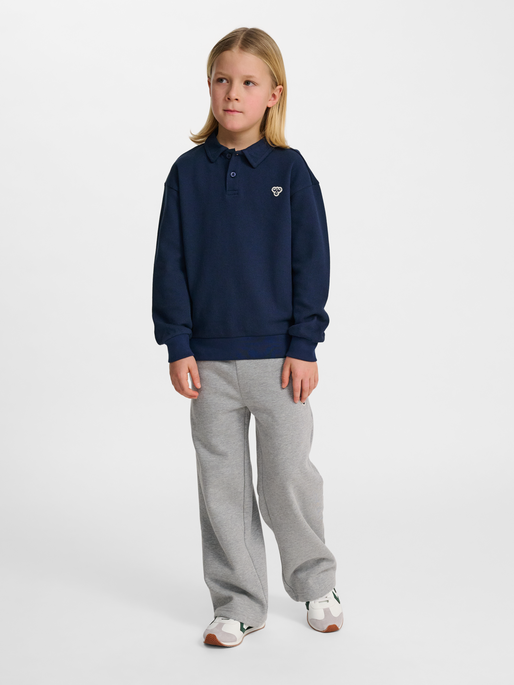 hmlJR LOOSE PIQUE POLO SWEATSHIRT, DRESS BLUES, model
