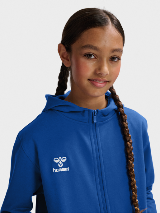 hmlGO 2.0 ZIP HOODIE KIDS, TRUE BLUE, model