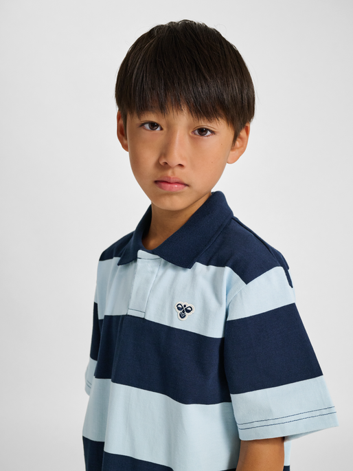 hmlJR LOOSE STRIPED POLO S/S BEE, DRESS BLUES, model