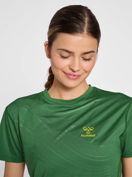 hmlONGRID POLY TEE S/S WO, 6347, model