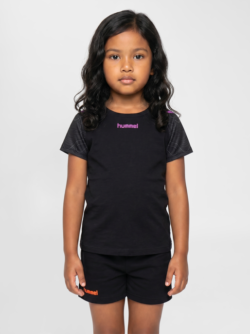 hmlBLAZE 2.0 TRAINING JERSEY KIDS, BLACK/DAHLIA, model