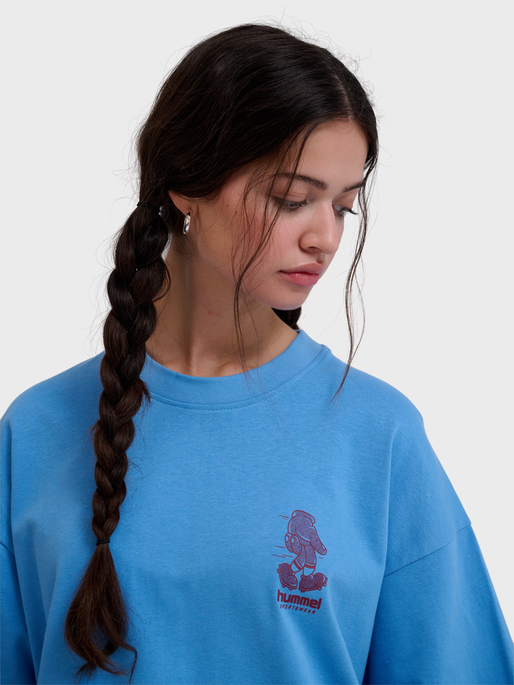 hmlLOOSE T-SHIRT S/S BEES STADIUM, LICHEN BLUE, model