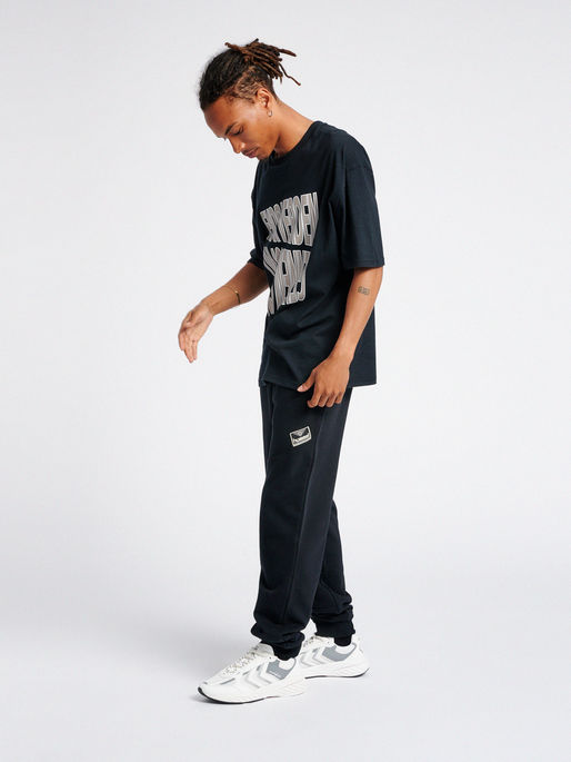 hmlURBAN PANTS, 2001, model