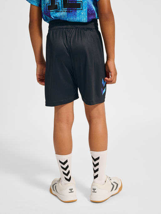 hmlSHIMMER SHORTS, BLACK/DAZZLING BLUE, model