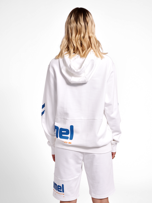 hmlLGC MANFRED HOODIE, 9001, model