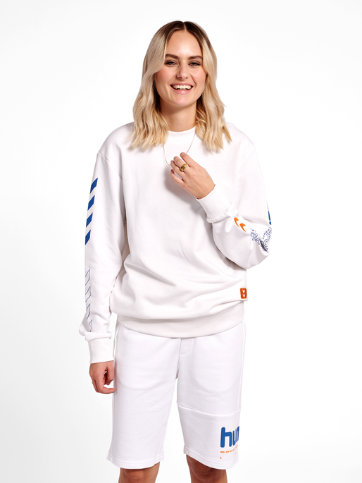 hmlLGC BIRK SWEATSHIRT, WHITE, model