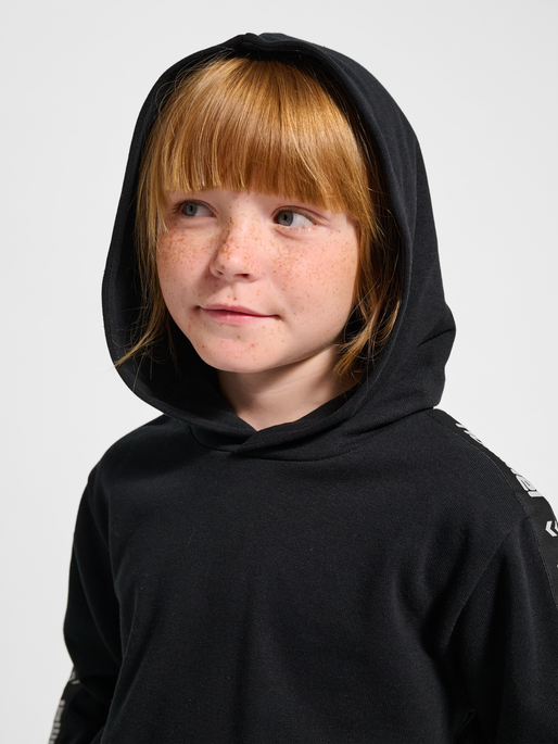 hmlJR DANCE HOODIE, BLACK, model