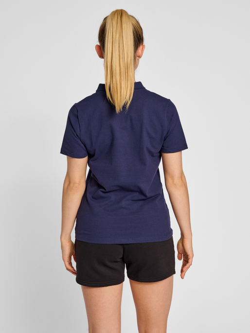 hmlRED STRETCH POLO WOMAN, MARINE, model