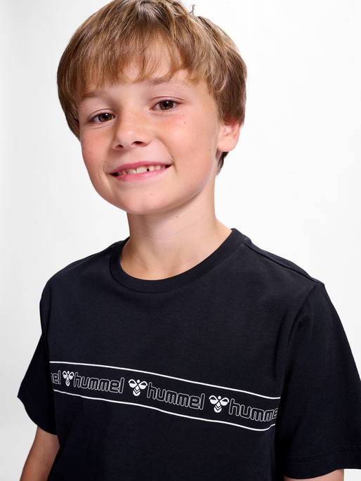 hmlGAZ T-SHIRT S/S, 2001, model