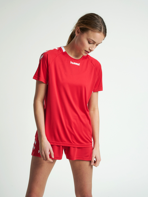 CORE TEAM JERSEY WOMAN S/S, TRUE RED, model